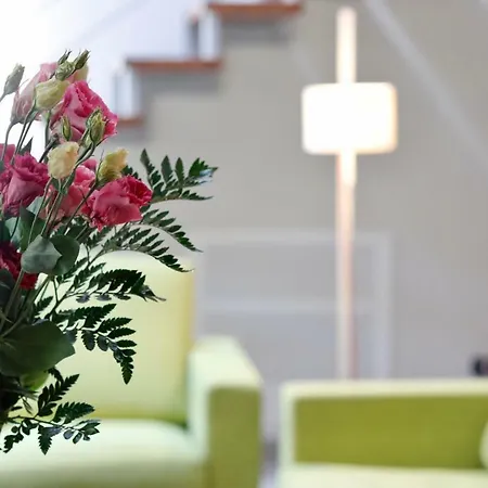 Castelli Delux 메나지오