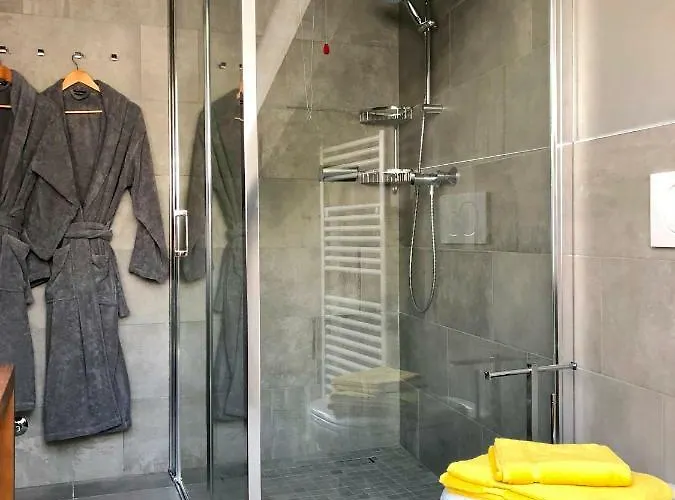 Castelli Delux * מנאג'יו